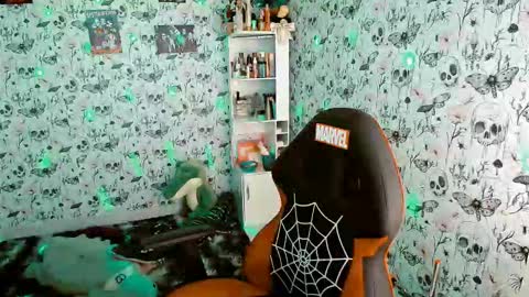 Yiz online show from March 7, 2026, 3:03 am