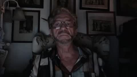 Snapshot of isubmissiveslut chatting on March 27, 2026, 5:46 am ImYourBitch online show from March 27, 2026, 5:46 am