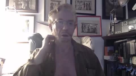 Snapshot of isubmissiveslut chatting on April 4, 2026, 4:00 am ImYourBitch online show from April 4, 2026, 4:00 am