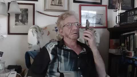 Snapshot of isubmissiveslut chatting on April 7, 2026, 1:17 am ImYourBitch online show from April 7, 2026, 1:17 am