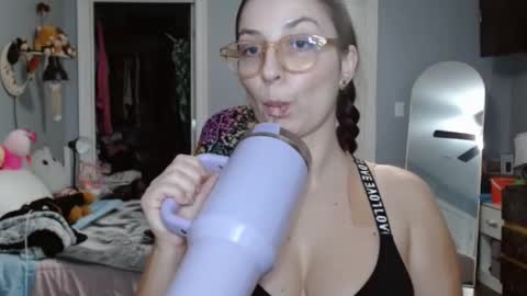 Bella Bloom online show from January 18, 2025, 7:49 am