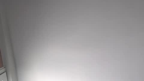 italianbigboy932 online show from April 15, 2026, 8:43 am