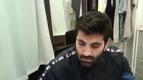 italianboybcn online show from September 26, 2025, 8:13 pm