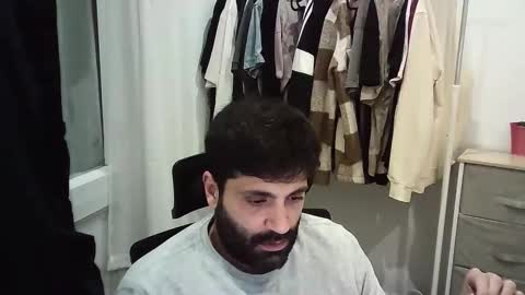 italianboybcn online show from November 22, 2025, 10:53 pm