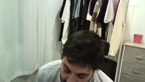 italianboybcn online show from November 26, 2025, 6:31 pm