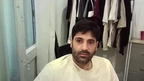 italianboybcn online show from December 20, 2025, 9:16 am