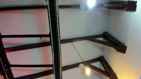 Italo Moore online show from November 28, 2025, 11:13 am