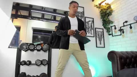 Italo Moore online show from January 8, 2026, 1:02 pm