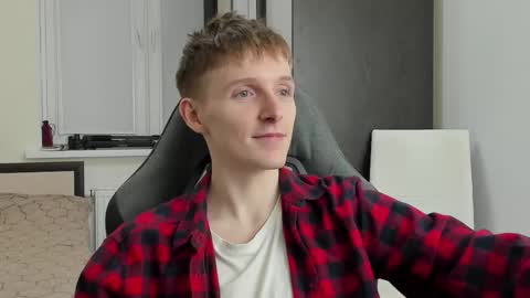 Ethan online show from September 24, 2025, 6:33 pm