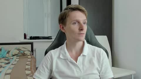 Ethan online show from November 4, 2025, 5:01 pm