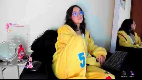 Angelica online show from October 21, 2025, 8:20 pm