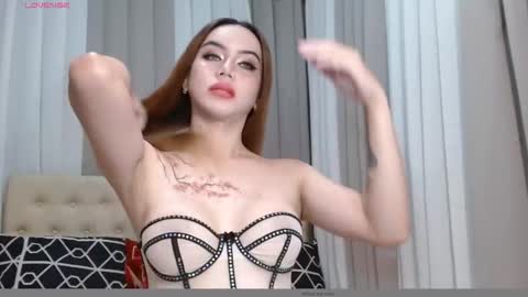 Emily online show from November 13, 2025, 4:44 am