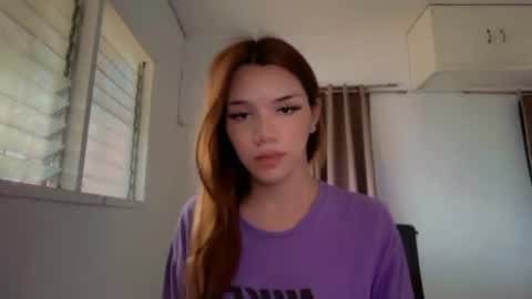 Snapshot of its_me_ezzie chatting on August 1, 2026, 7:51 am EZZIE online show from August 1, 2026, 7:51 am
