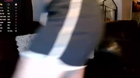 Snapshot of its_pixie chatting on April 14, 2026, 1:17 pm Pixie online show from April 14, 2026, 1:17 pm