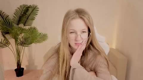 itsbellabonna online show from November 3, 2025, 2:13 am