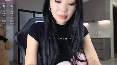 Queen Liya online show from February 8, 2026, 8:29 am