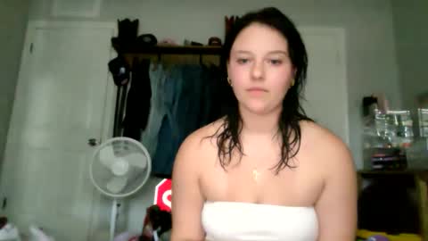 itsjustemmy online show from April 29, 2026, 7:20 pm