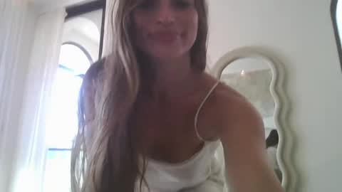 Snapshot of itskatarina chatting on June 8, 2026, 6:25 am katarina online show from June 8, 2026, 6:25 am