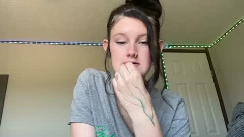 itsKaylaaa online show from June 8, 2026, 7:47 pm