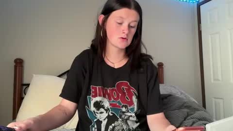 itsKaylaaa online show from July 7, 2026, 1:08 am