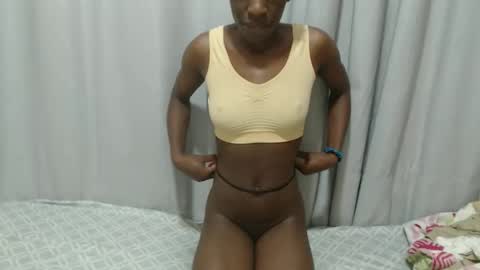 Laynne online show from November 4, 2025, 7:07 am