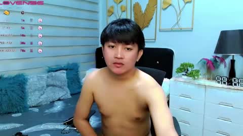 Snapshot of itsme_berniexx chatting on December 28, 2024, 11:37 pm ask me online show from December 28, 2024, 11:37 pm