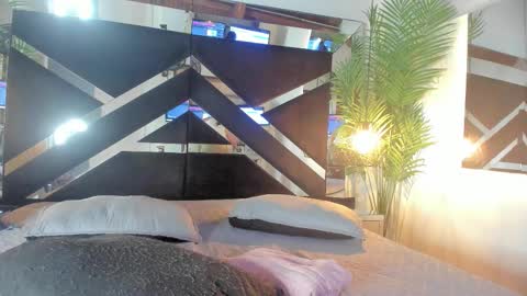 Moon online show from March 28, 2026, 11:10 am