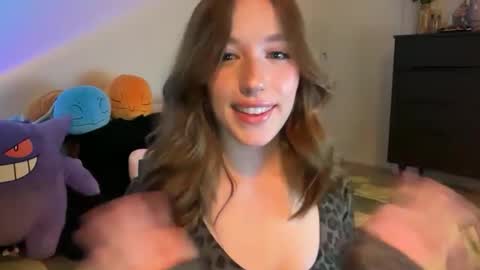 Shea  online show from April 17, 2026, 10:24 pm