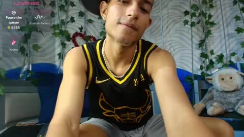 Snapshot of itszairen chatting on February 25, 2026, 3:16 am itszairen online show from February 25, 2026, 3:16 am