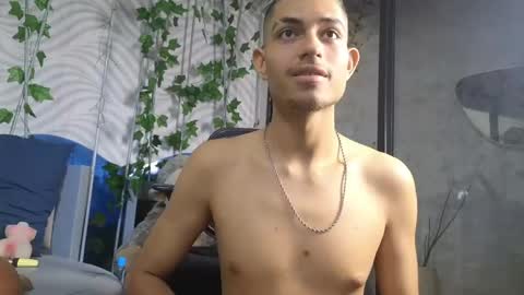 itszairen online show from June 5, 2026, 11:43 pm