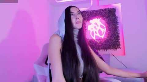 Itzel  online show from May 31, 2026, 5:42 pm