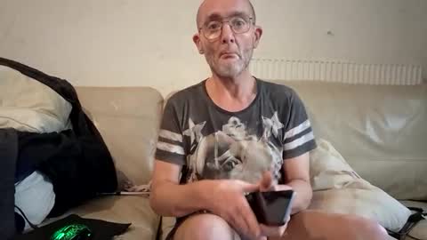 Small online show from December 3, 2025, 11:08 am