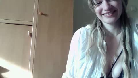 Snapshot of ivetta911 chatting on April 8, 2026, 2:28 pm ivetta911 online show from April 8, 2026, 2:28 pm