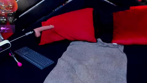 Ivis  online show from October 24, 2025, 1:18 pm