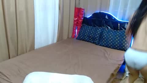 ivone_twinkle online show from May 15, 2026, 1:18 pm