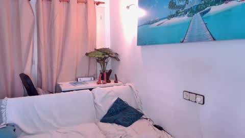 ivonneanddom online show from November 19, 2025, 10:48 am