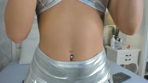 ivonny    online show from February 17, 2026, 11:40 am