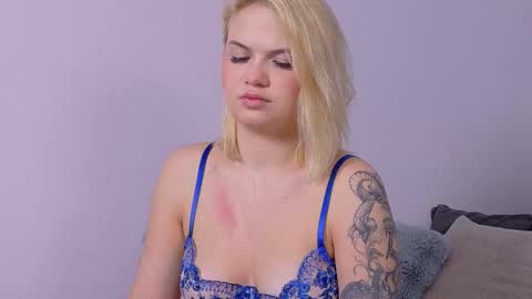 ivory_soule online show from February 18, 2026, 6:04 pm