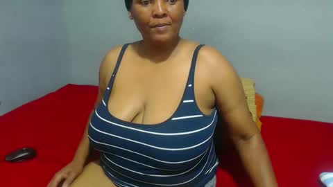 IVORYTITS48 online show from February 18, 2025, 5:42 pm