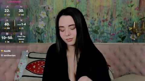 Snapshot of ivorywood_ chatting on April 19, 2026, 6:10 pm ivorywood_ online show from April 19, 2026, 6:10 pm