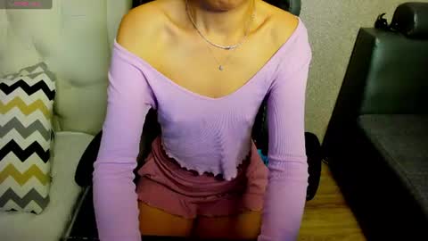 Snapshot of ivy__ross chatting on June 23, 2026, 1:47 am Ivy online show from June 23, 2026, 1:47 am