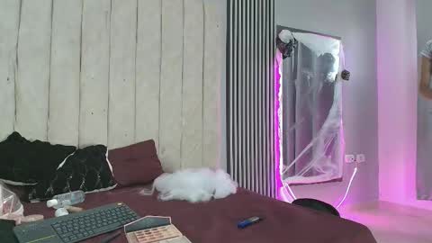 ivy_and_joseph online show from October 8, 2025, 9:01 pm