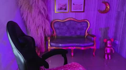 Ivy  online show from September 18, 2025, 8:33 pm