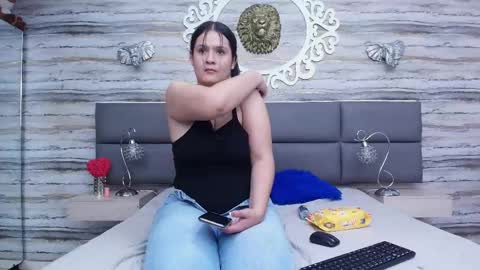 Snapshot of ivy_lux33 chatting on June 2, 2026, 11:12 am online show from June 2, 2026, 11:12 am
