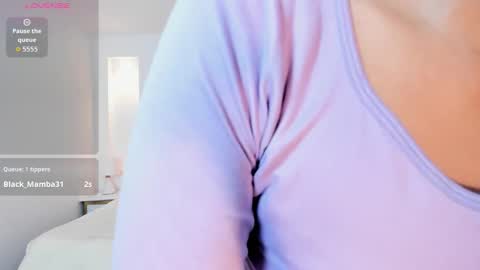 NEW MODEL Ivy online show from October 3, 2025, 8:17 pm