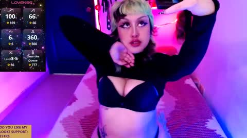 Snapshot of ivy_rosse chatting on March 1, 2025, 3:49 pm You can find more of me here online show from March 1, 2025, 3:49 pm