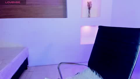 i v y  b l i s s online show from February 27, 2025, 11:52 am