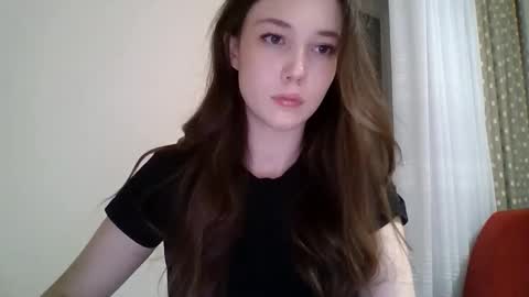 ivyfeel online show from October 9, 2025, 4:27 pm