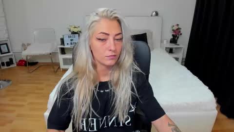 IvyFox online show from September 16, 2025, 11:11 am