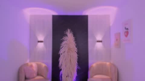 Ivy online show from December 21, 2025, 9:33 pm